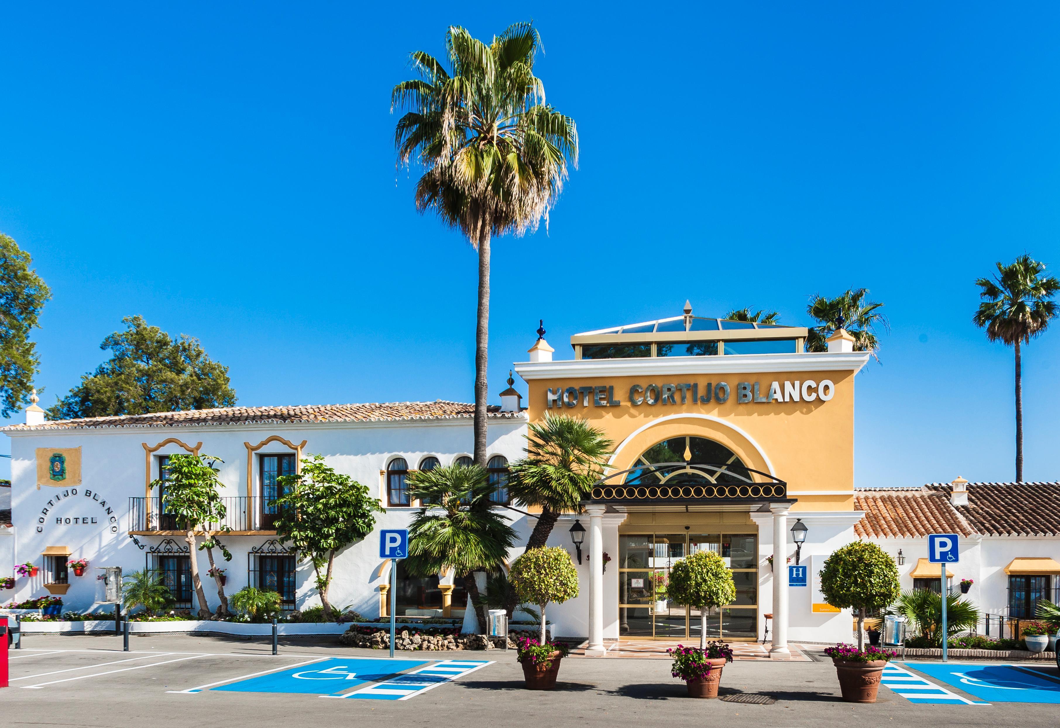 Отель Globales Cortijo Blanco Марбелья Экстерьер фото