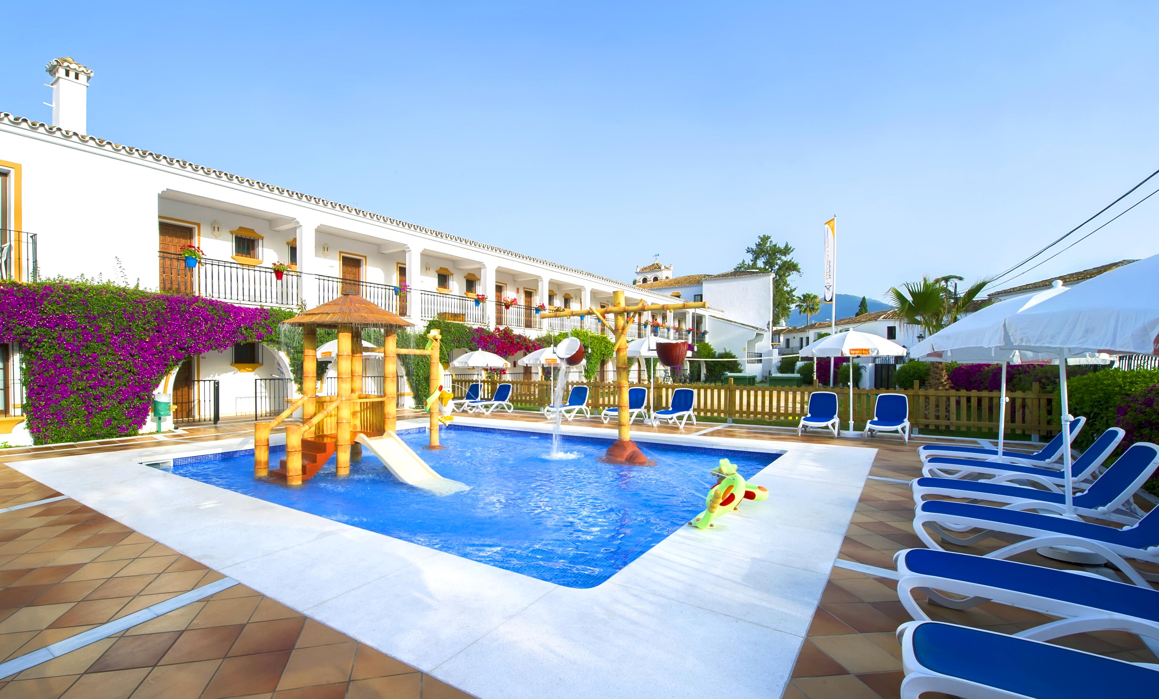 Отель Globales Cortijo Blanco Марбелья Экстерьер фото
