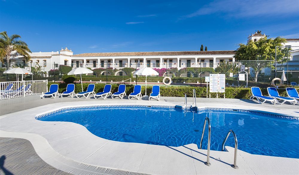 Отель Globales Cortijo Blanco Марбелья Экстерьер фото